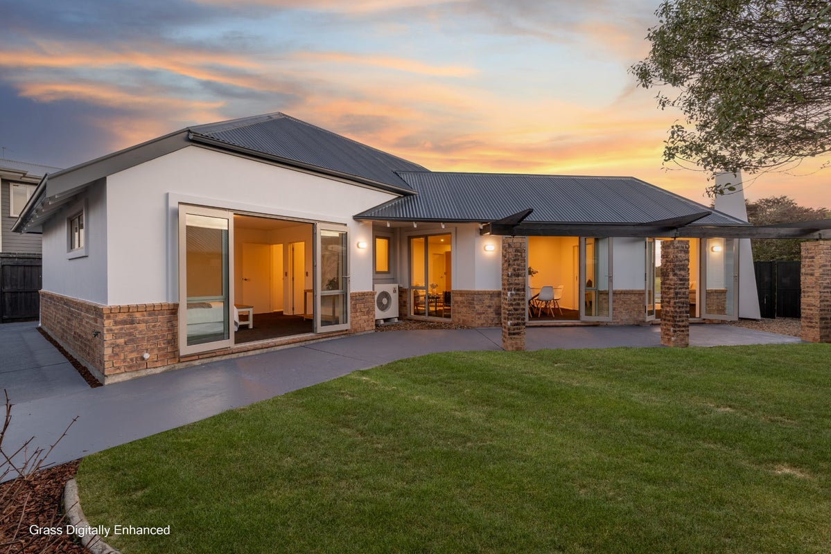 562 Bower Avenue, Parklands, Christchurch - Carousel 2