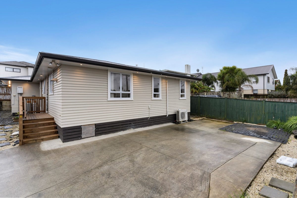 4 RAYMOND Road, Papatoetoe, Auckland - Carousel 2