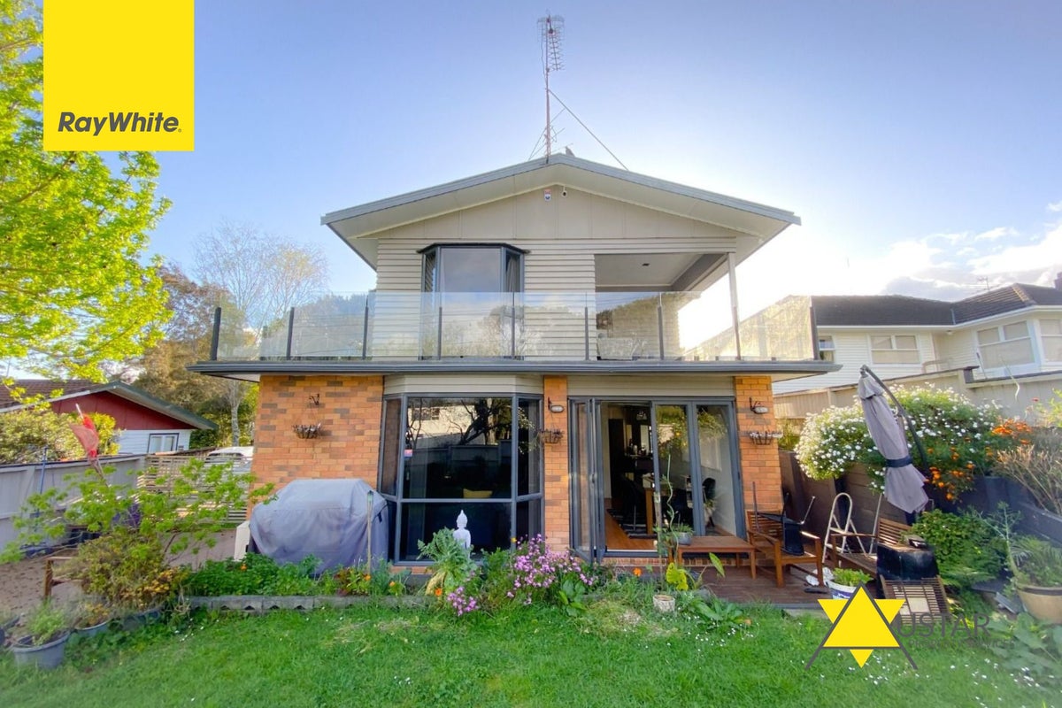 27 Taupo Street, Green Bay, Auckland - Carousel 17