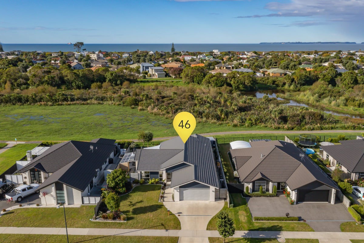 46 Drabble Crescent, Papamoa Beach, Papamoa - Carousel 1