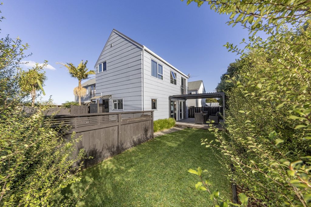 8/67A Spring Street, Onehunga, Auckland - Carousel 1