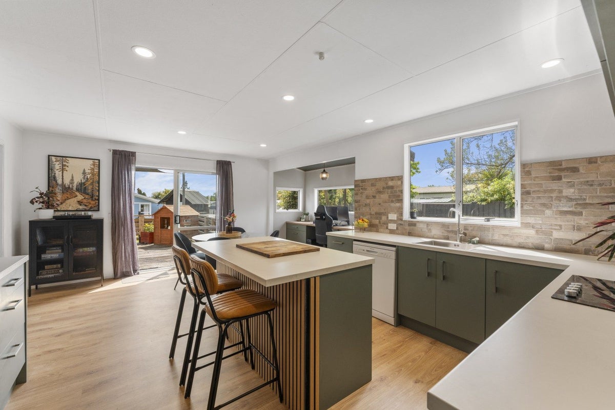 97 Richmond Avenue, Richmond Heights, Taupo - Carousel 1