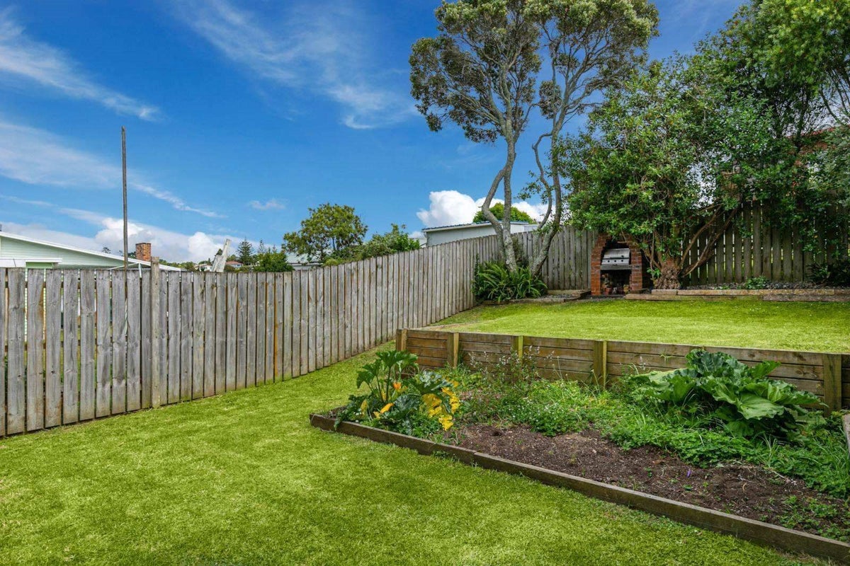 16 Wylie Avenue, Sunnynook, Auckland - Carousel 12
