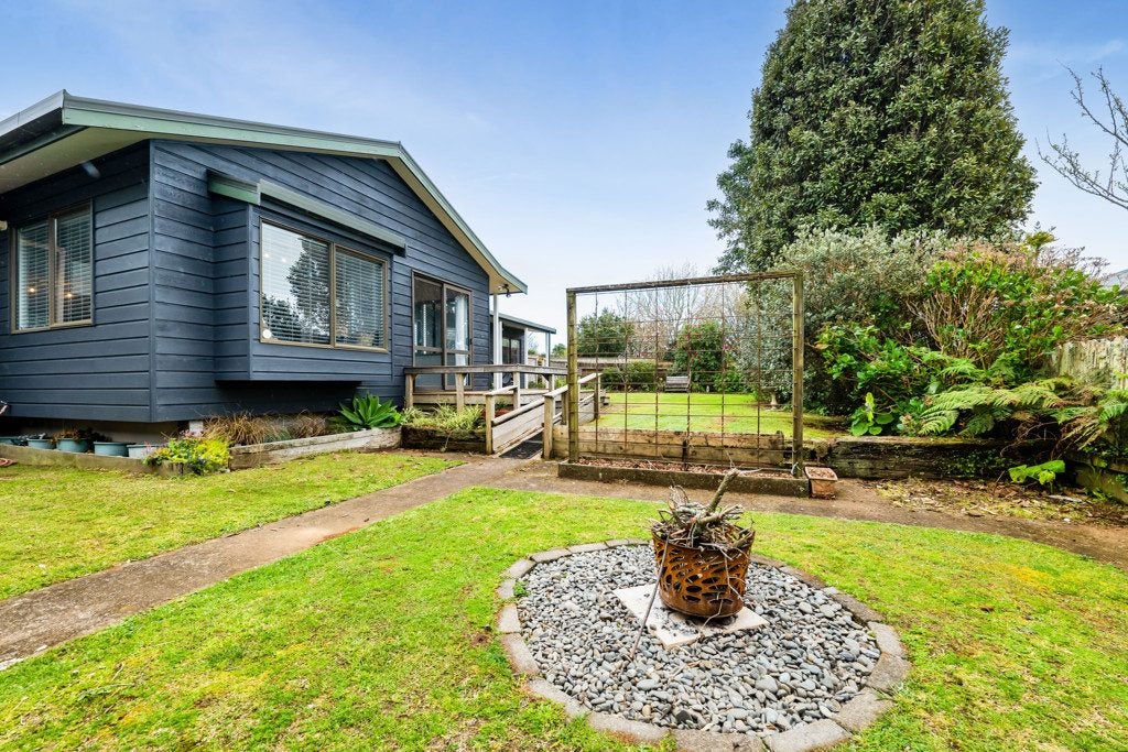 23B Veale Road, Frankleigh Park, New Plymouth - Carousel 26