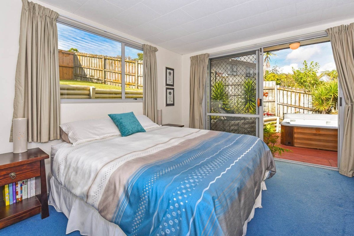 9 Exeter Place, Unsworth Heights, Auckland - Carousel 2