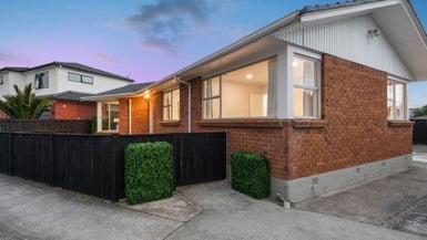 102 Cascades Road, Pakuranga Heights, Auckland - Carousel 1