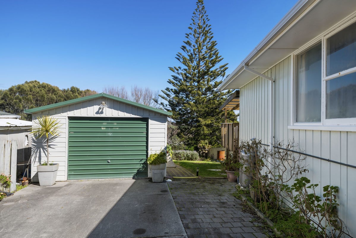 356 Pukehina Parade, Pukehina, Te Puke - Carousel 19