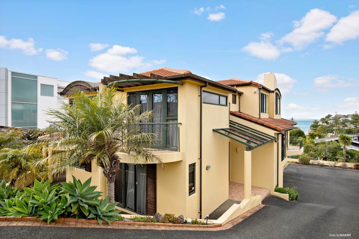 13A Brighton Terrace, Mairangi Bay, Auckland - Carousel 1