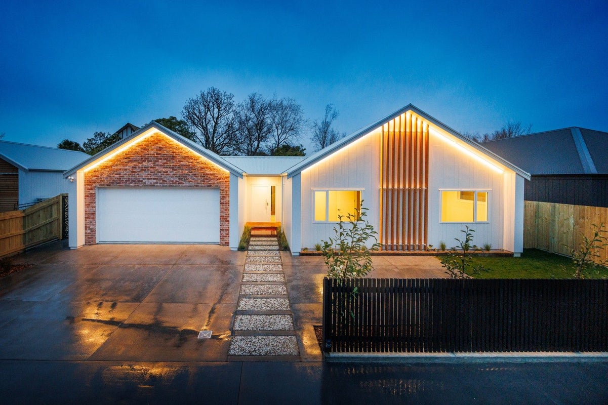 42B Batt Street, West End, Palmerston North - Carousel 2