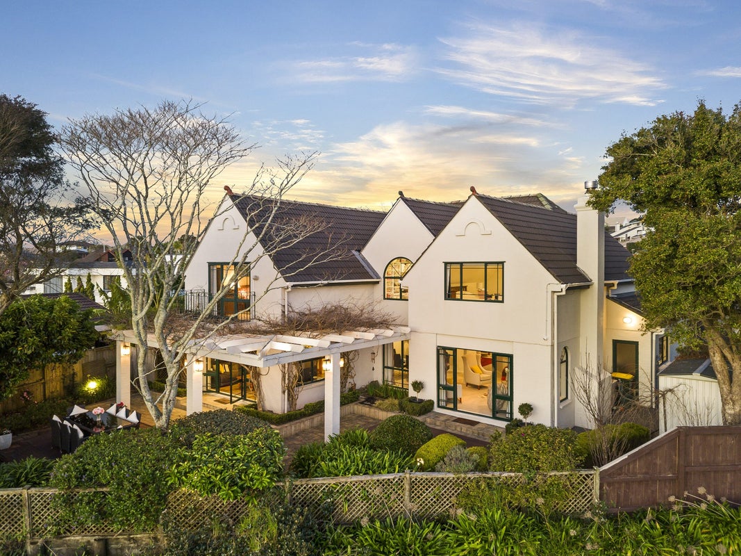 12 Wiltshire Place, Somerville, Manukau - Carousel 1