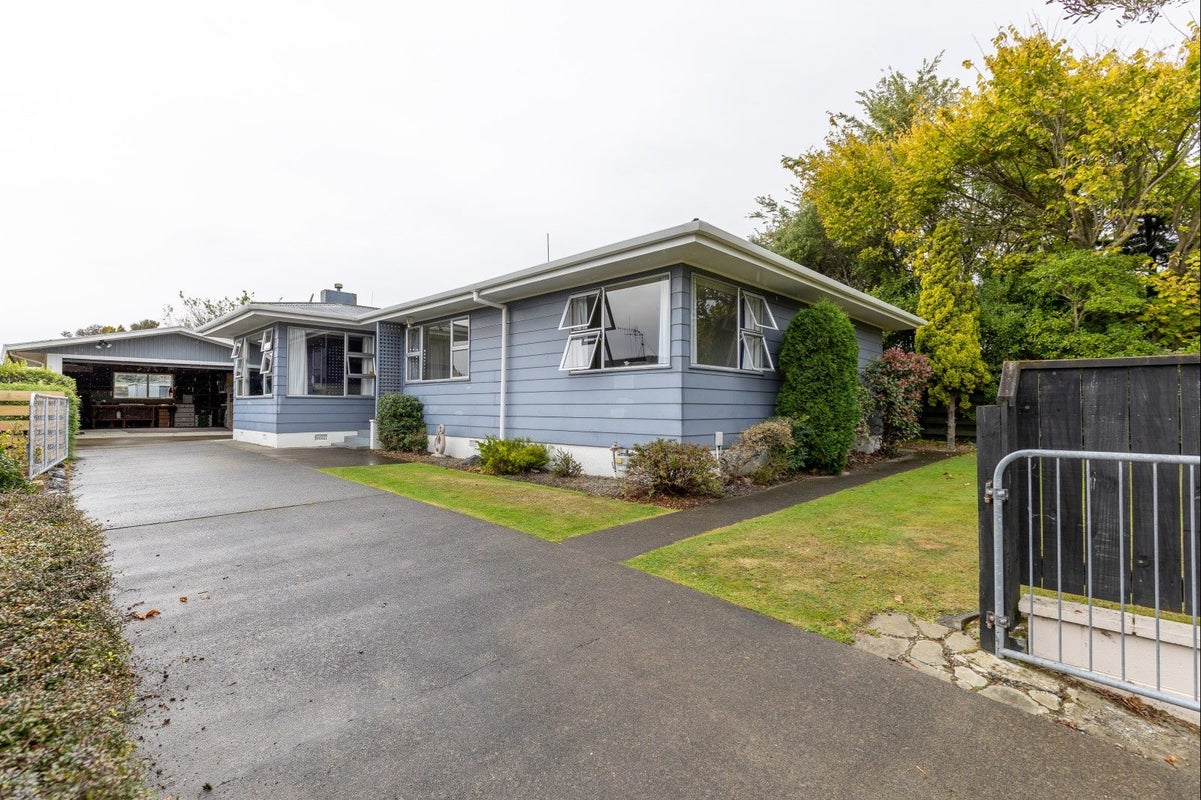 19 Dunk Place, Milson, Palmerston North - Carousel 1