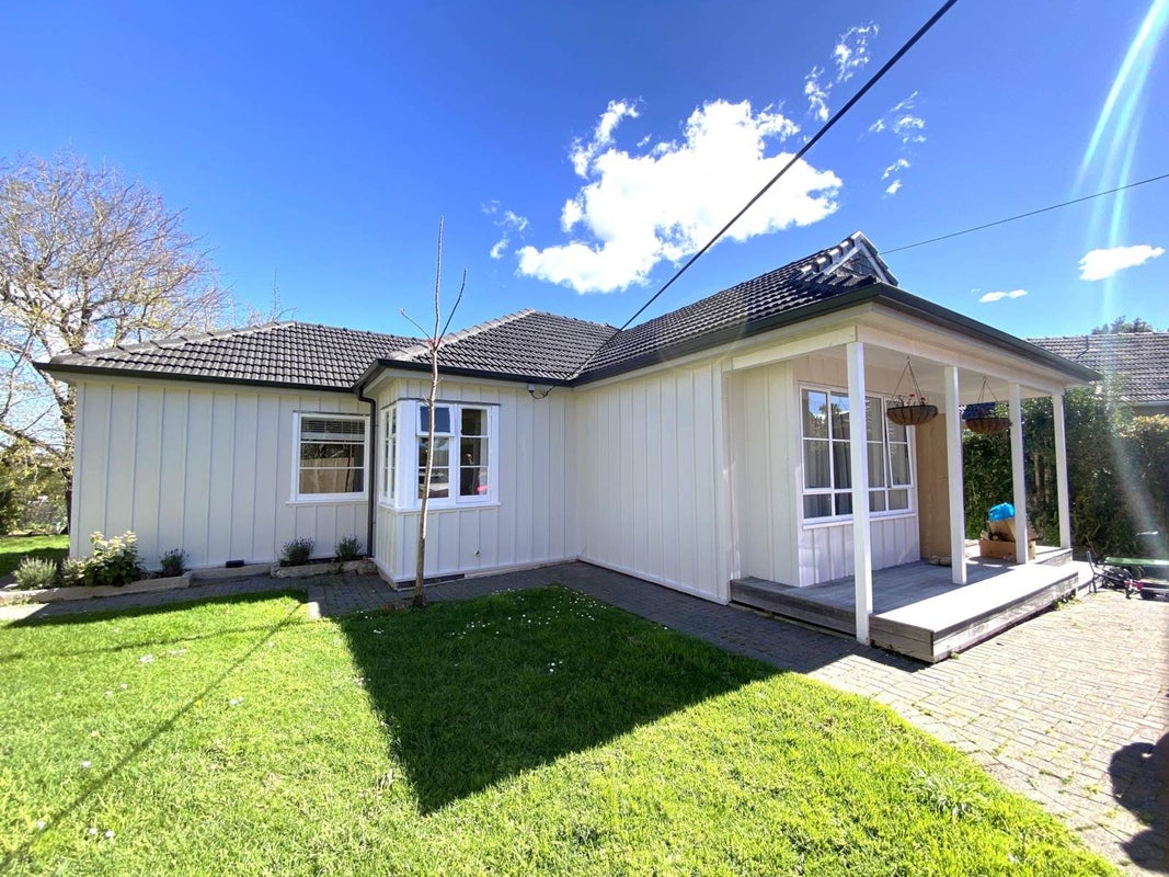 19 Fairfax Avenue, Northcote, Auckland - Carousel 1