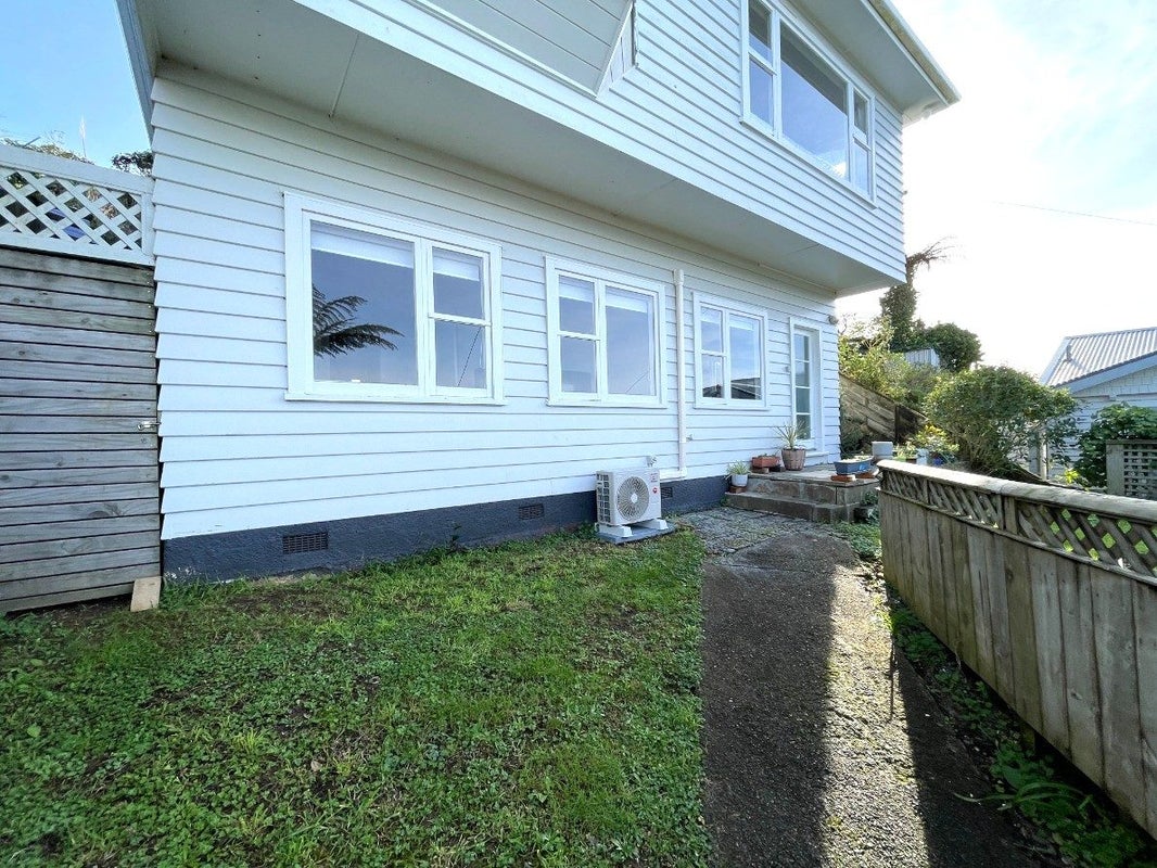 10 Highbury Road, Highbury, Wellington - Carousel 1