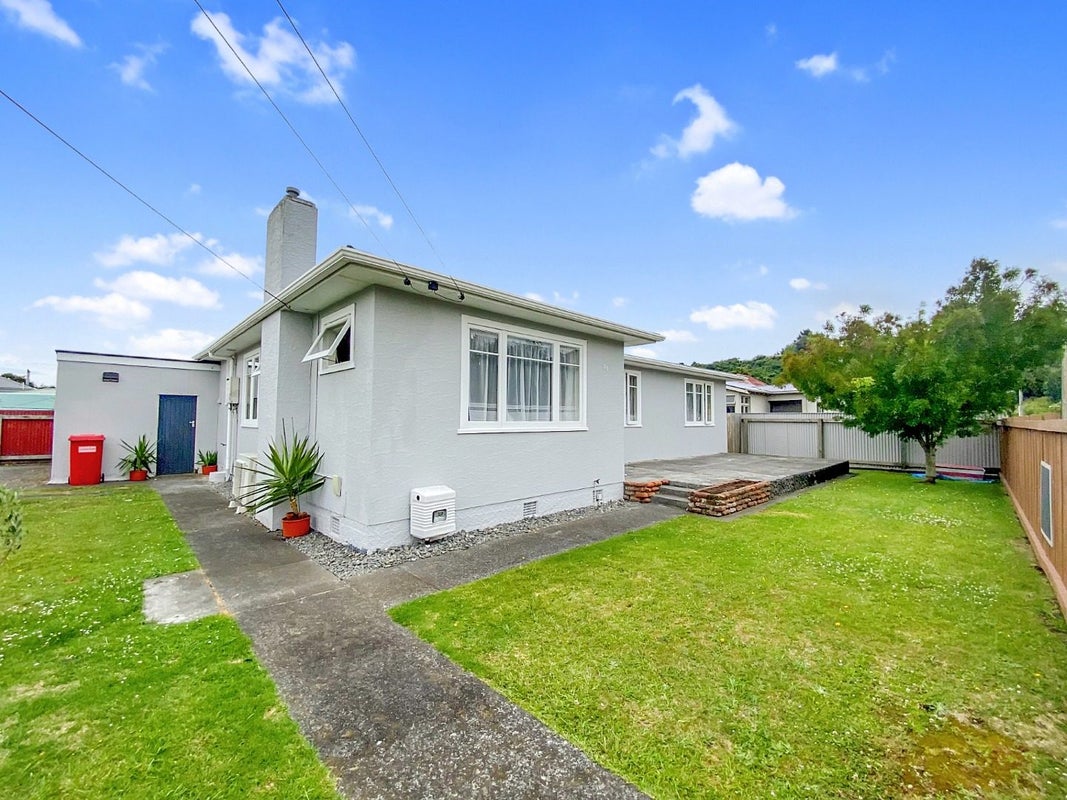 29 Roberts Avenue, Aramoho, Whanganui - Carousel 2