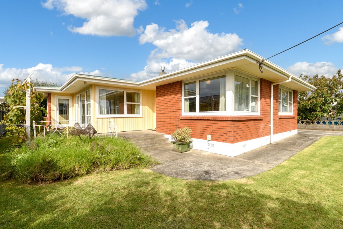 433 Otumoetai Road, Otumoetai, Tauranga - Carousel 1