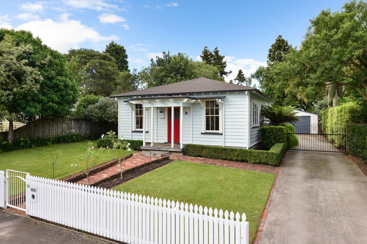 18 Weka Street, Frankton, Hamilton - Carousel 1