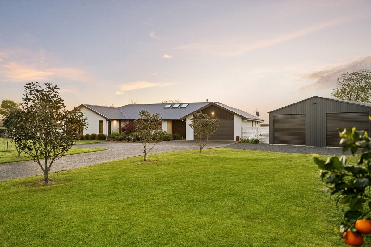 101 Bellevue Road, Matangi, Hamilton - Carousel 1