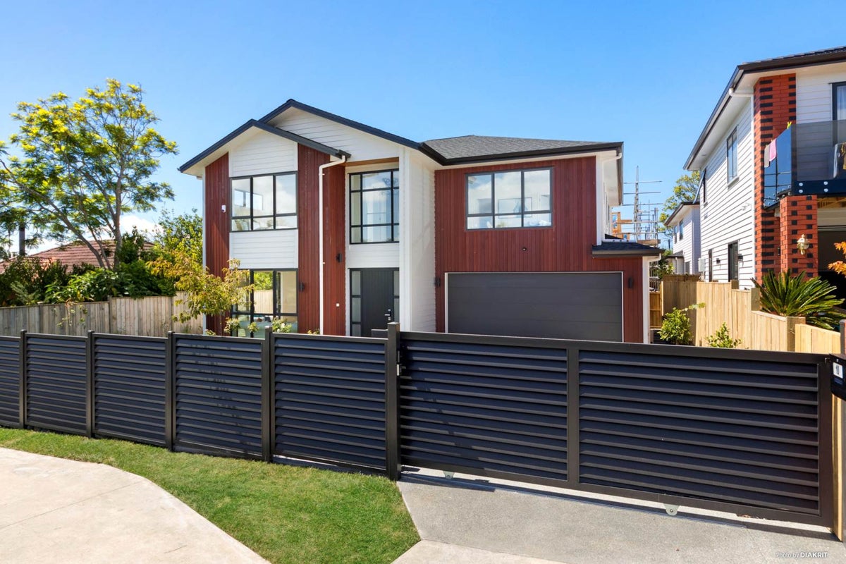 10 Armstrong Place, New Lynn, Auckland - Carousel 2