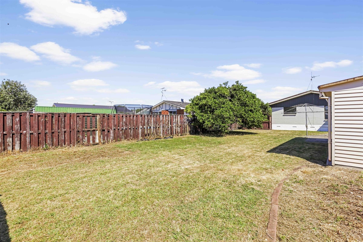 16 Fernleigh Street, Chartwell, Hamilton - Carousel 24