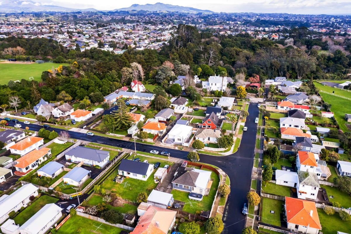 1 List Street, Welbourn, New Plymouth - Carousel 2