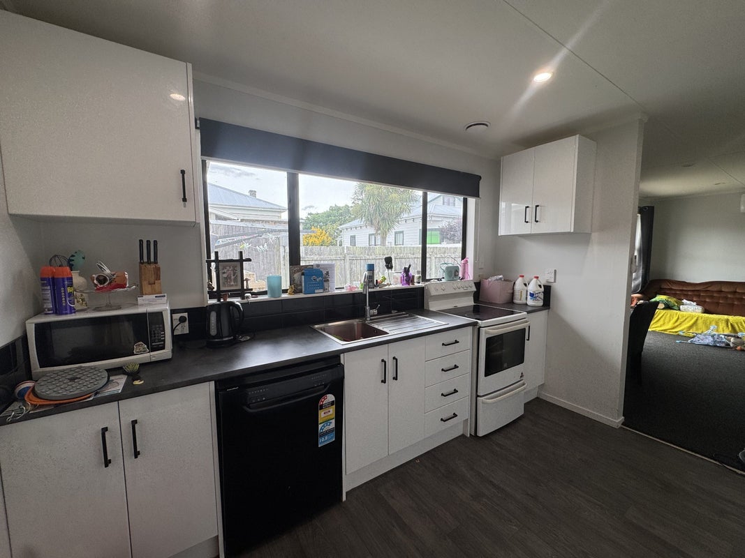 9A Limbrick Street, Terrace End, Palmerston North - Carousel 1
