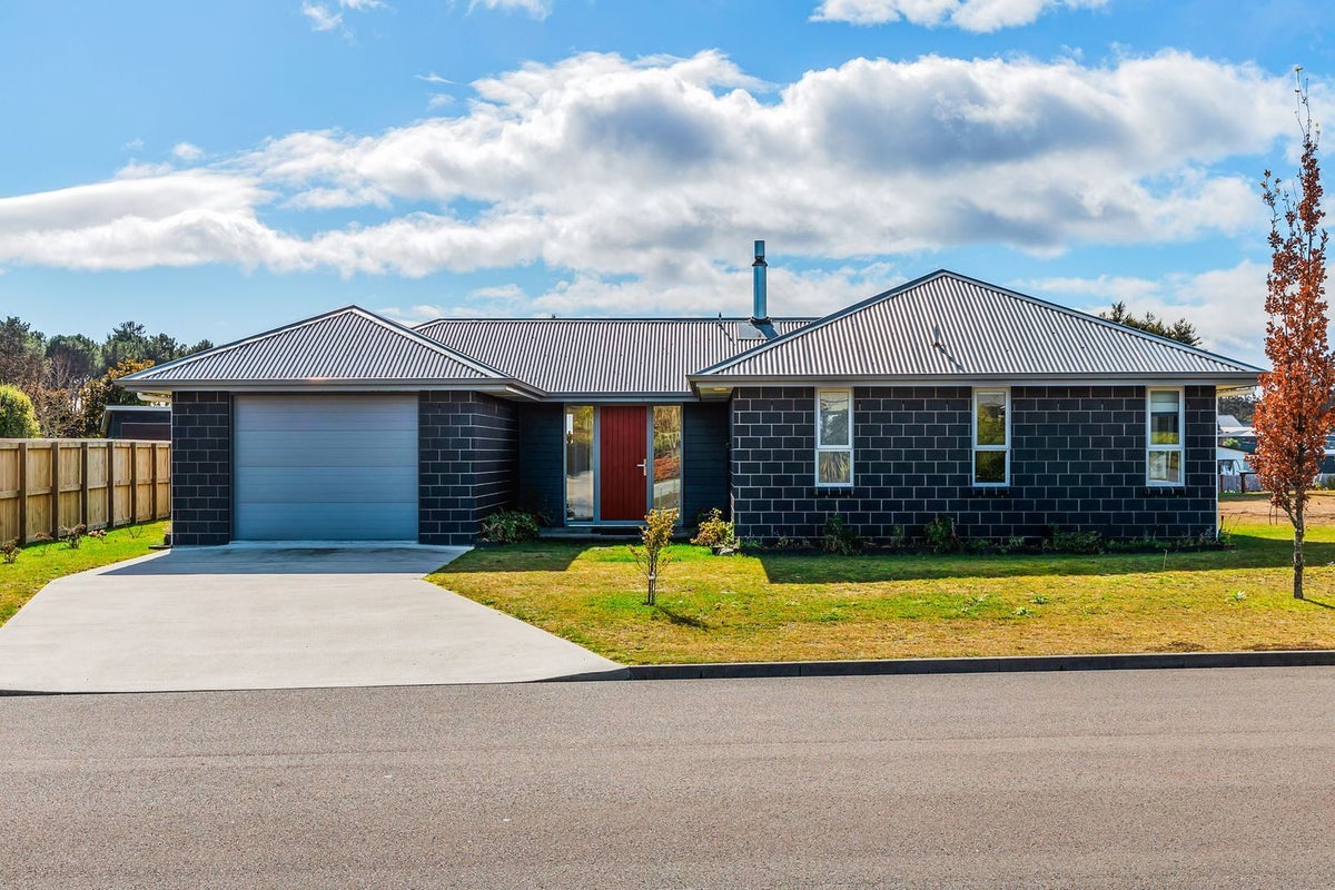82 Parekaawa Drive, Motuoapa, Turangi - Carousel 1