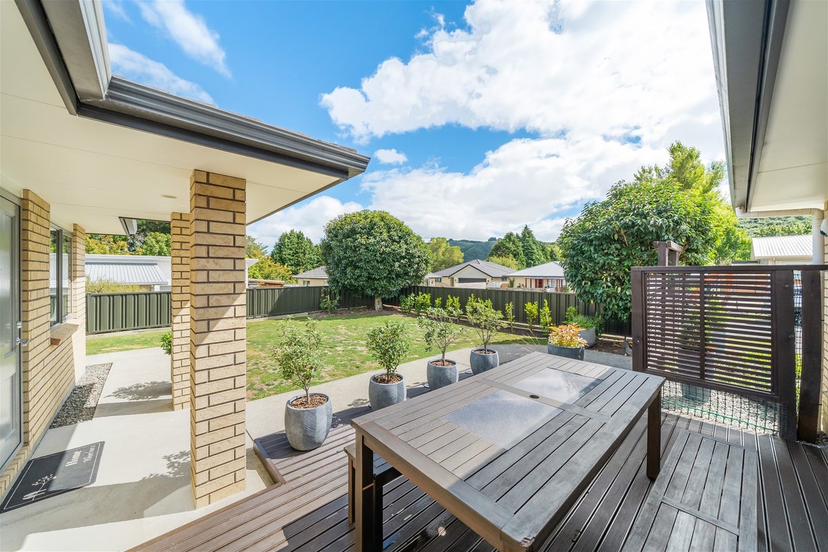3 Quartz Place, BROWN OWL, UPPER HUTT - Carousel 26