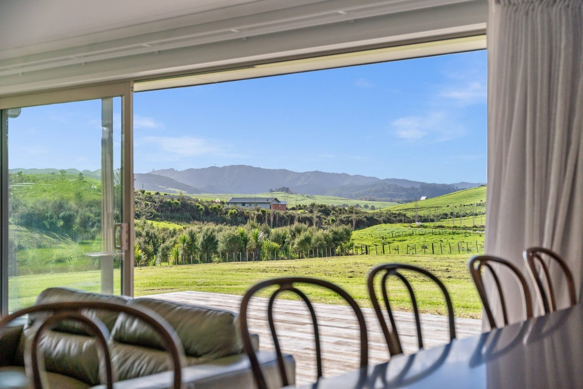 6 Hayes Lane, Hakaru, Kaiwaka - Carousel 2