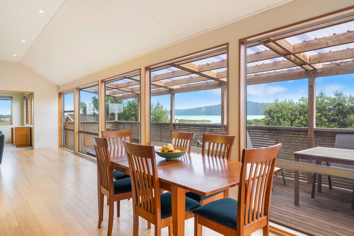17 Major Durie Place, Waikanae Beach, Waikanae - Carousel 2