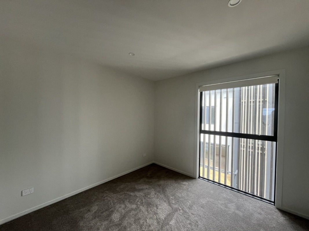 5/264 Rangatira Road, Beach Haven, Auckland - Carousel 13