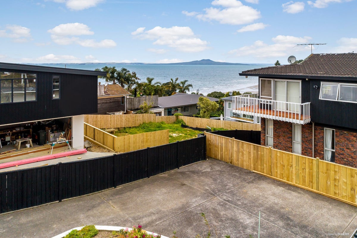 37A Hyde Road, Rothesay Bay, Auckland - Carousel 2