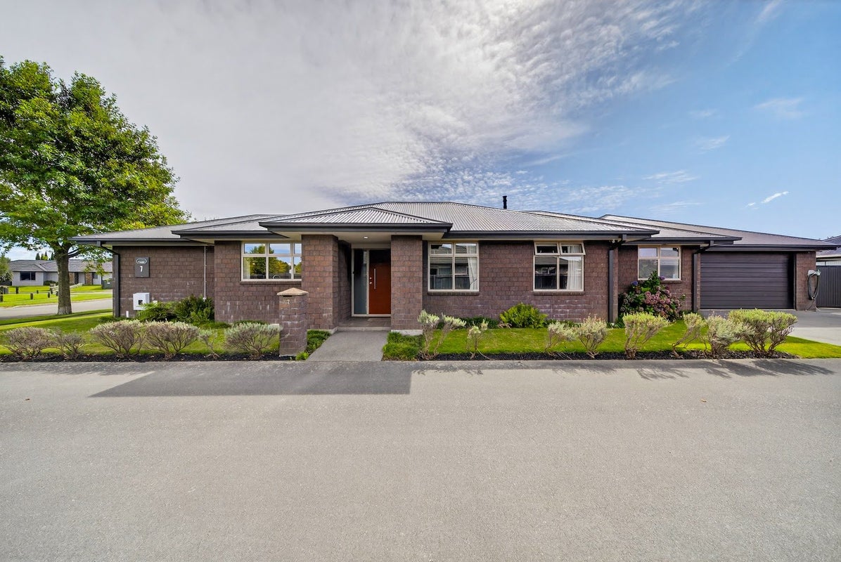 7 Carradale Avenue, Broomfield, Christchurch - Carousel 1