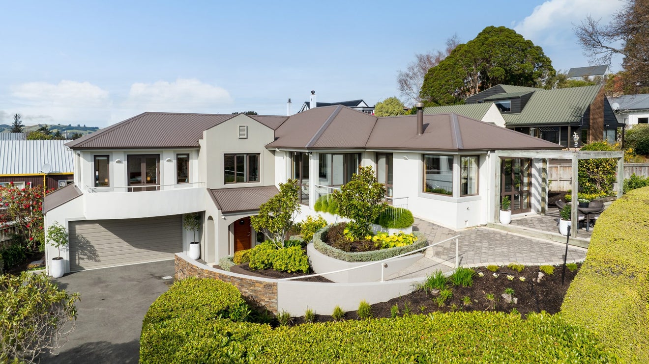 10 Braeview Crescent, Maori Hill, Dunedin - Carousel 1