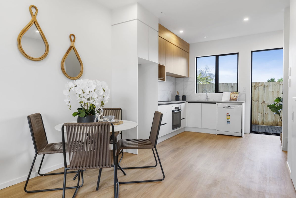 6 Clendon Place, Manurewa, Auckland - Carousel 2