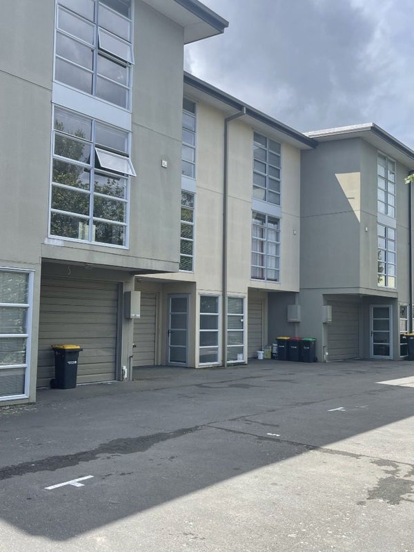 6/440 Barbadoes Street, Edgeware, Christchurch - Carousel 1