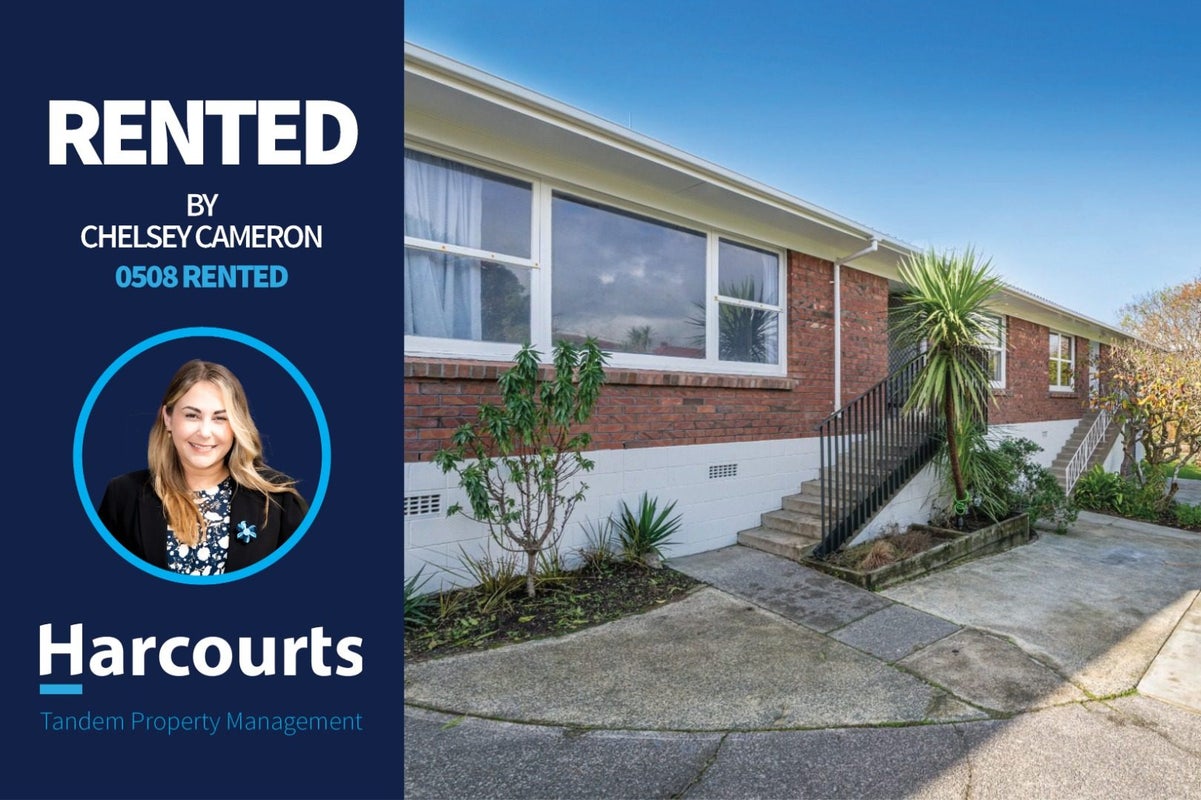 2/11 Roberts Avenue, Bayswater, Auckland - Carousel 1