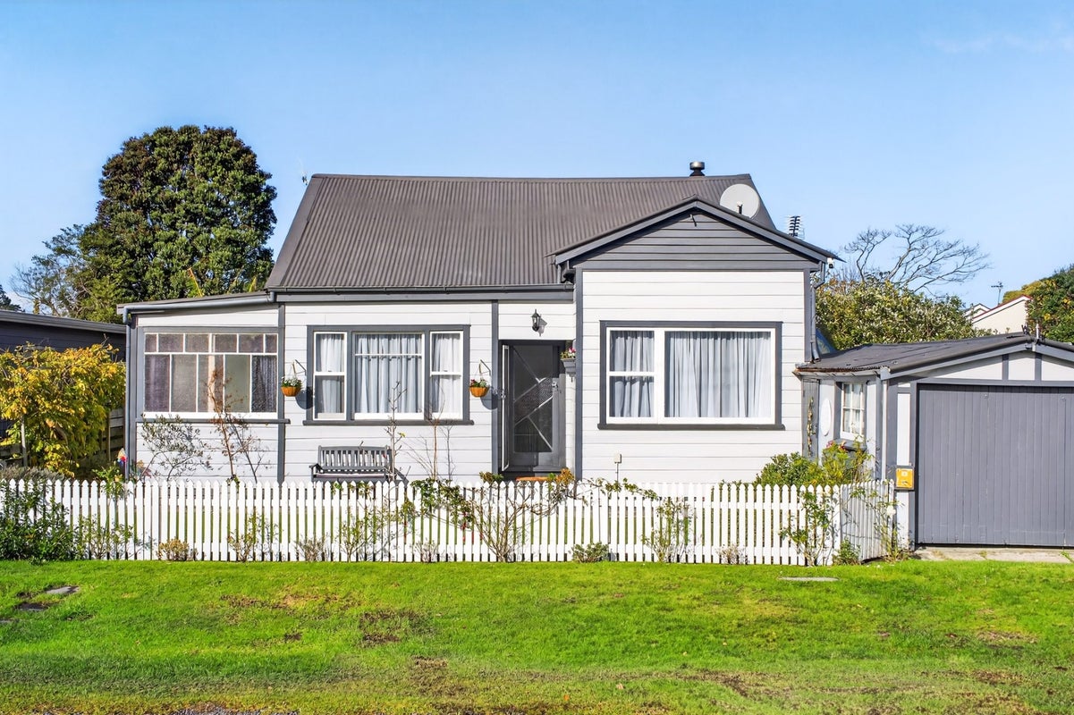 101 Sheehan Street, Whataupoko, Gisborne, Gisborne - Carousel 1