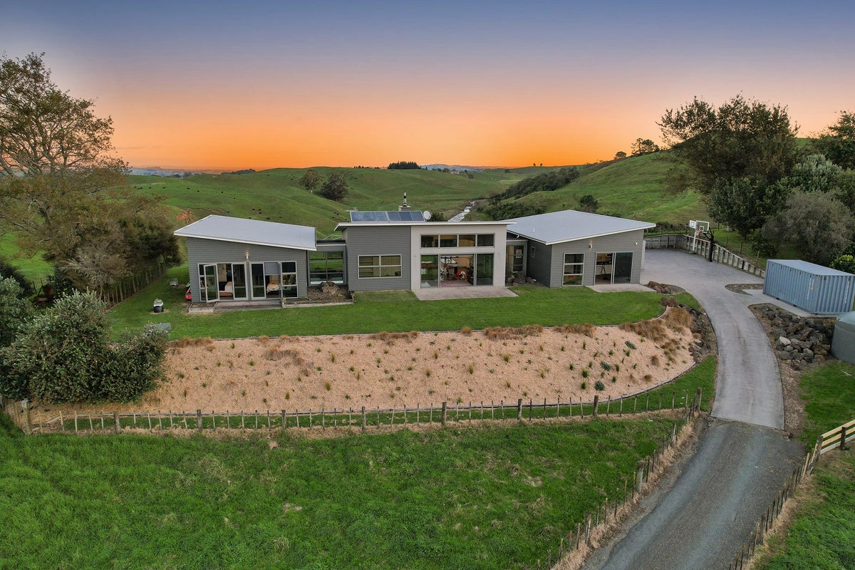 117D Hanning Road, Pirongia, Te Awamutu - Carousel 1