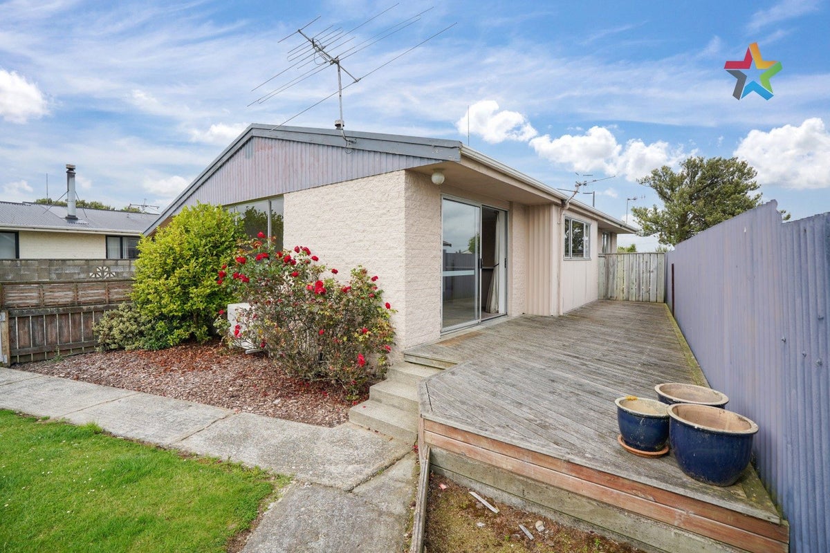 22 Avon Place, Clifton, Invercargill - Carousel 1
