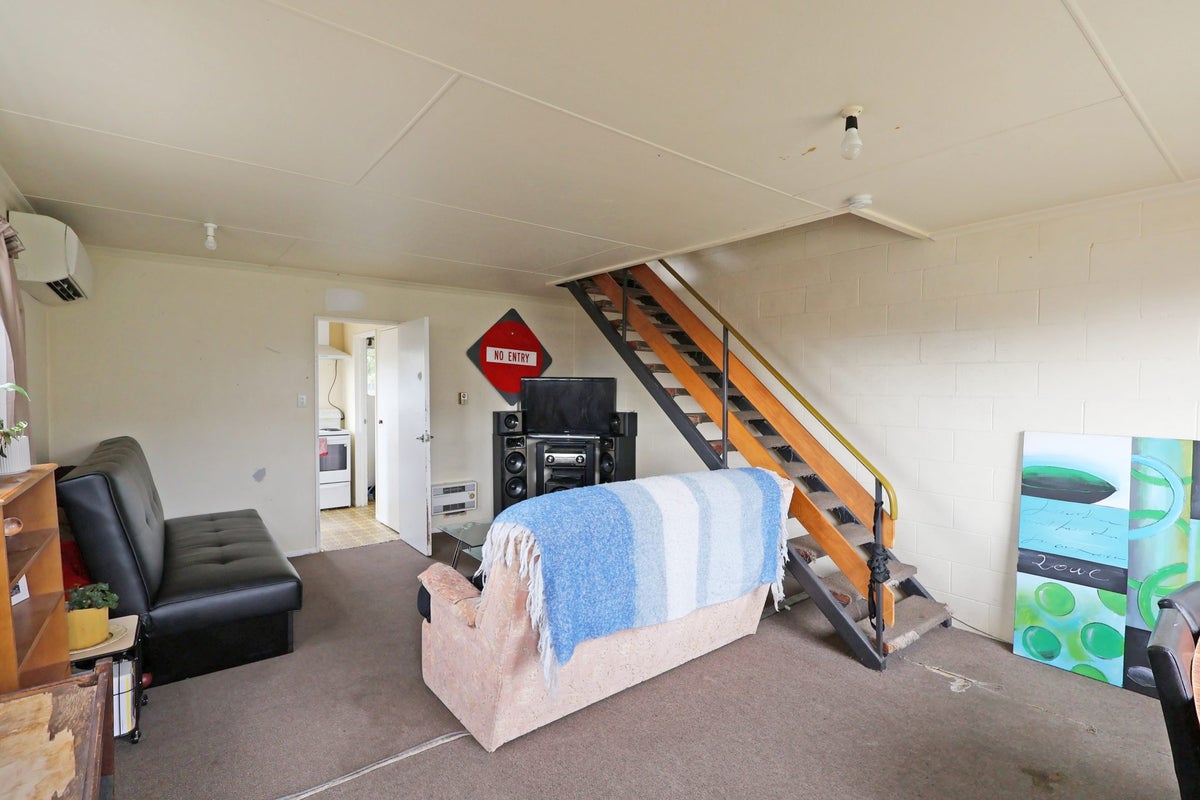 6/214 Crinan Street, Appleby, Invercargill - Carousel 2