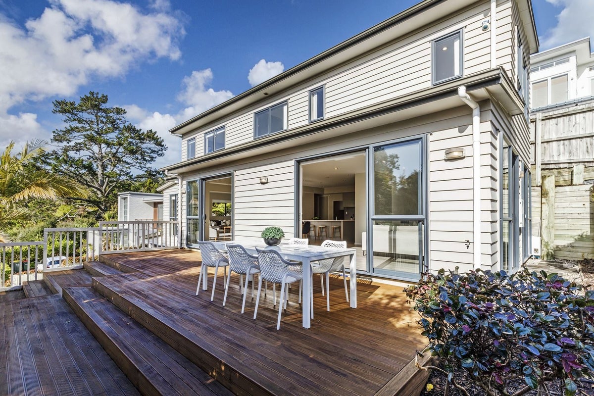 38 Helvetia Drive, Browns Bay, Auckland - Carousel 2