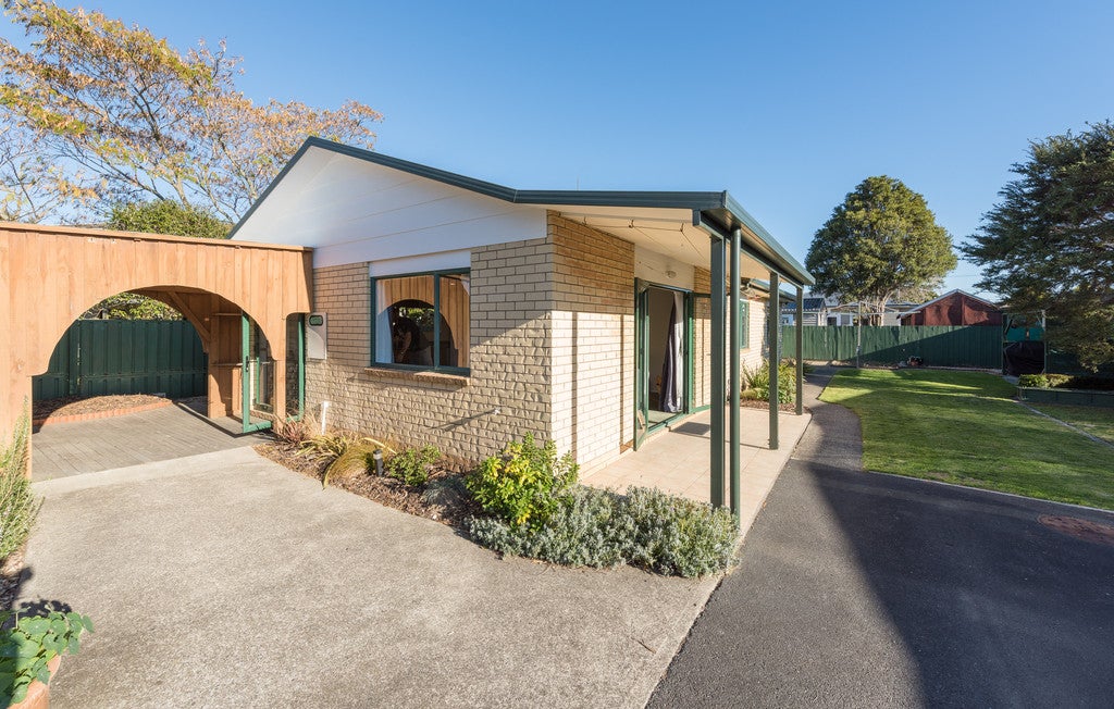 8 Somerville Lane, Brightwater - Carousel 1