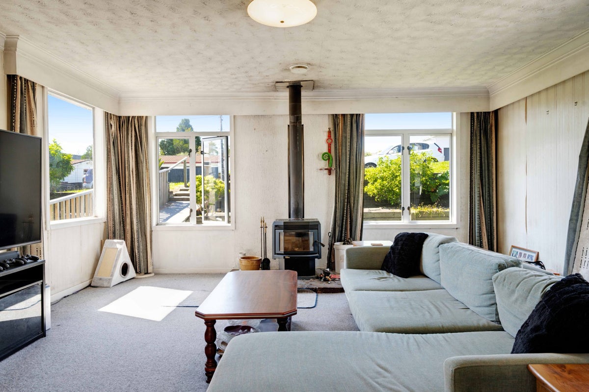2/10 Neal Avenue, Glenfield, Auckland - Carousel 2