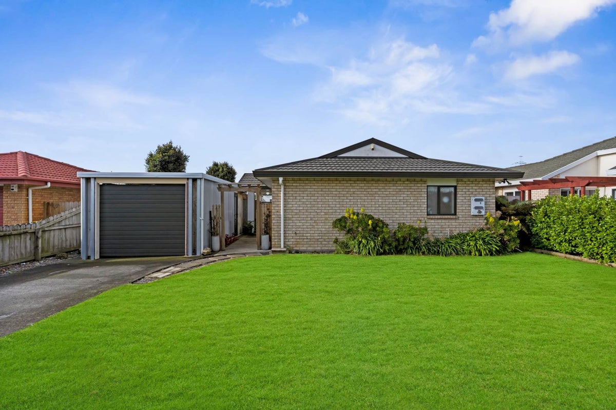 18 Pateke Drive, Takanini, Auckland - Carousel 1