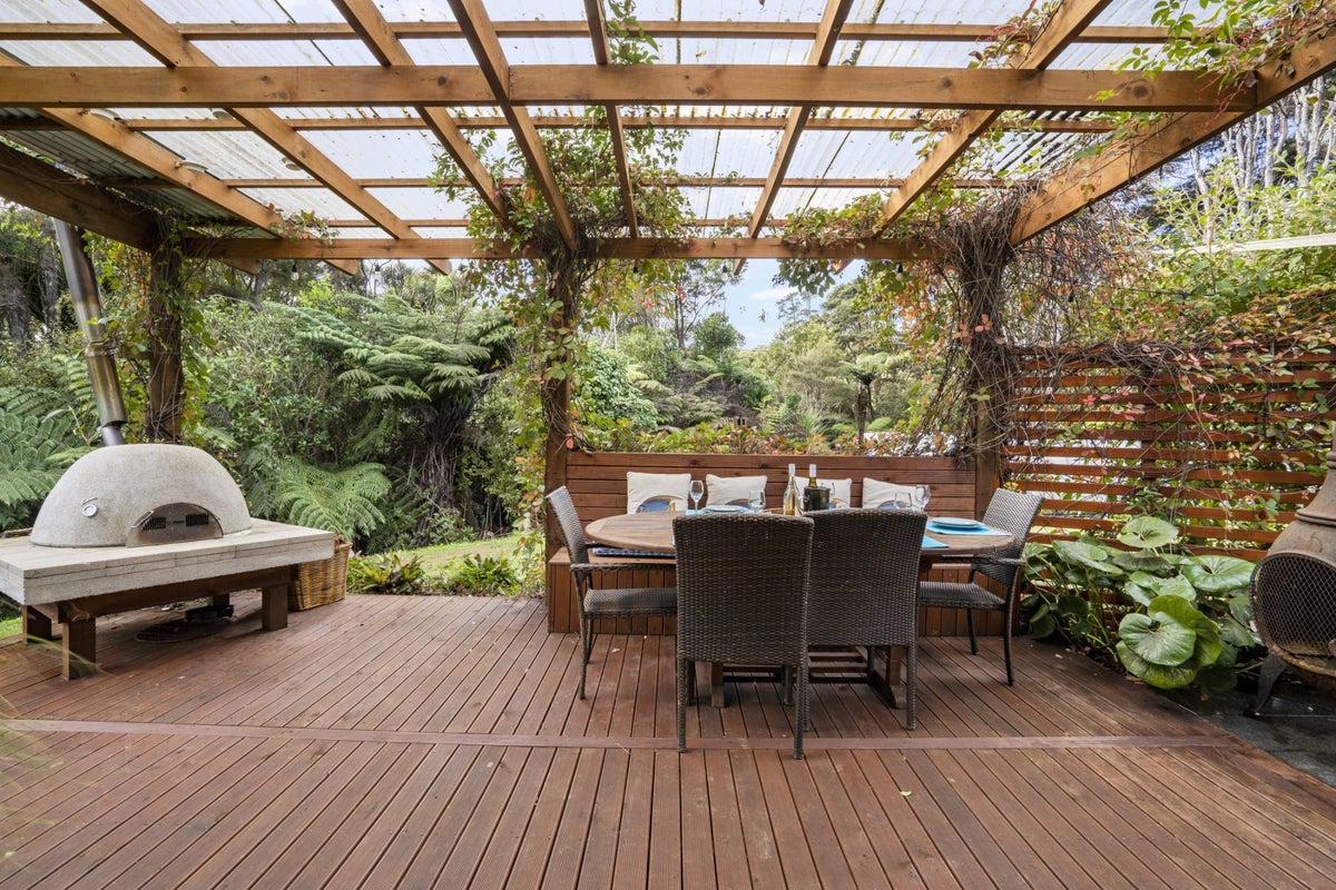 35 Cochran Road, Oratia, Auckland - Carousel 2
