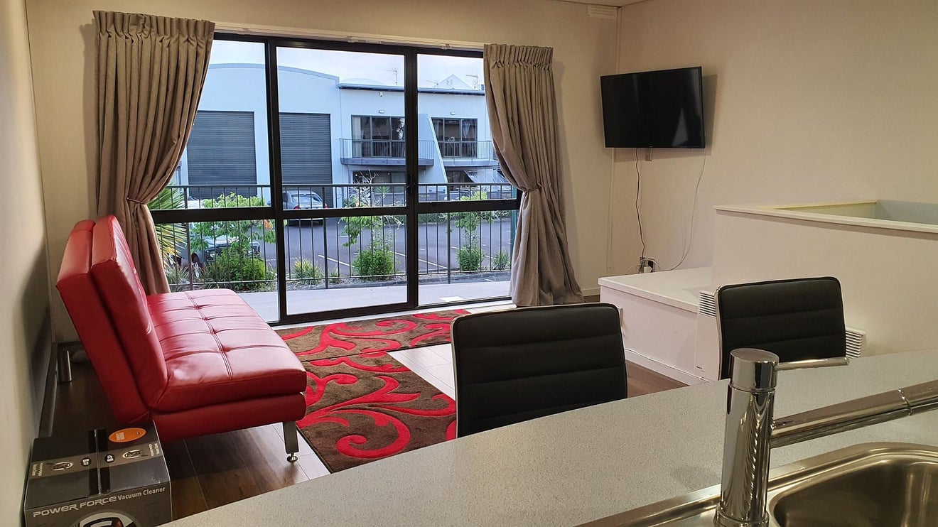 14/14 Airborne Road, Rosedale, Auckland - Carousel 1
