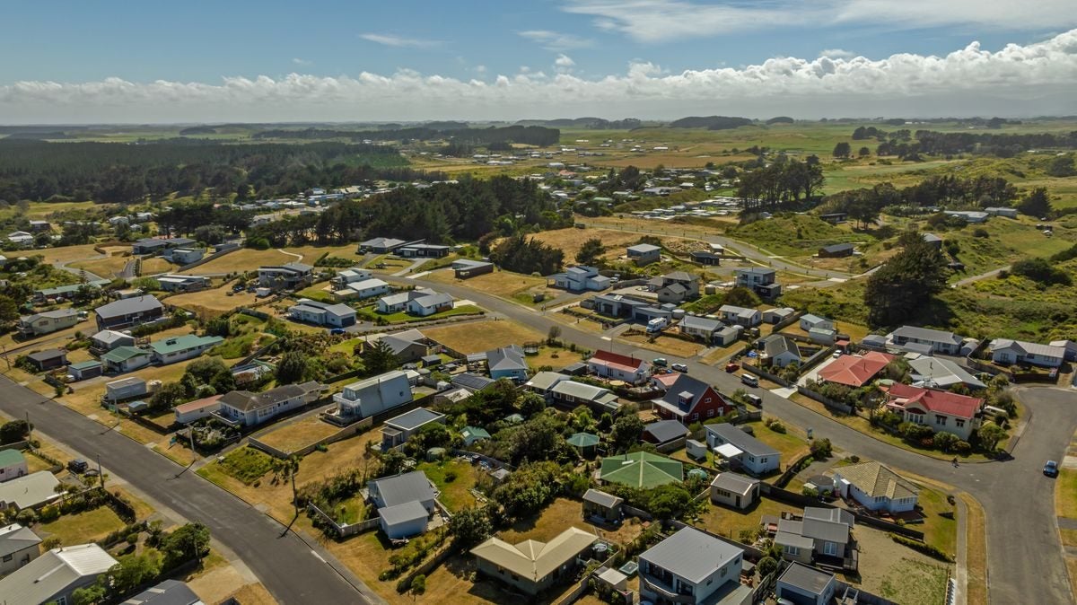8 Taonui Street, Waitarere Beach, Levin - Carousel 30