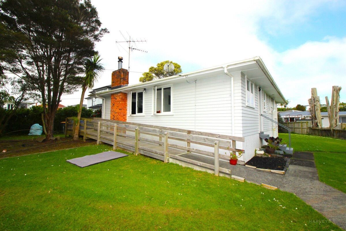 540A Glenfield Road, Glenfield, Auckland - Carousel 1