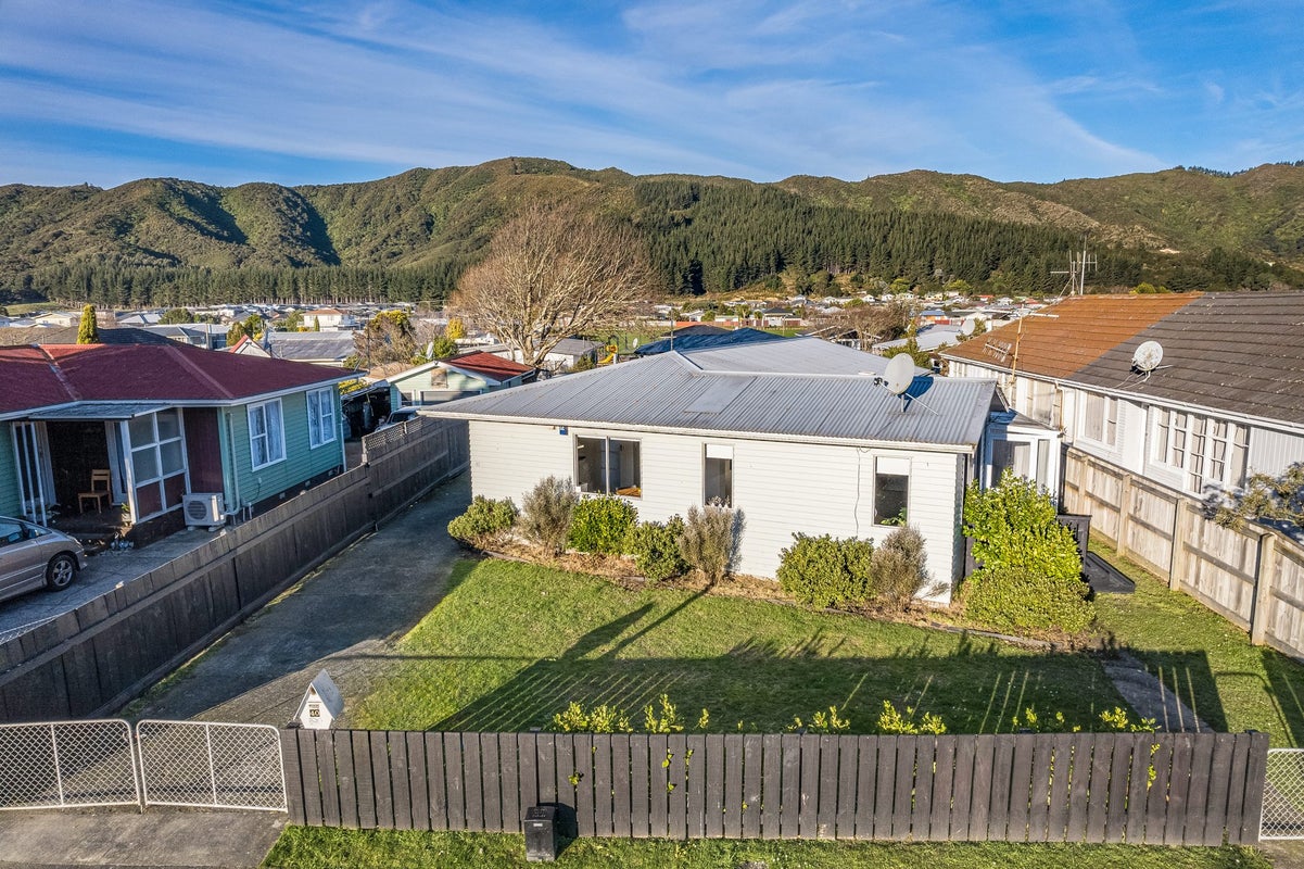 40 Hamstead Street, Wainuiomata, Lower Hutt - Carousel 1