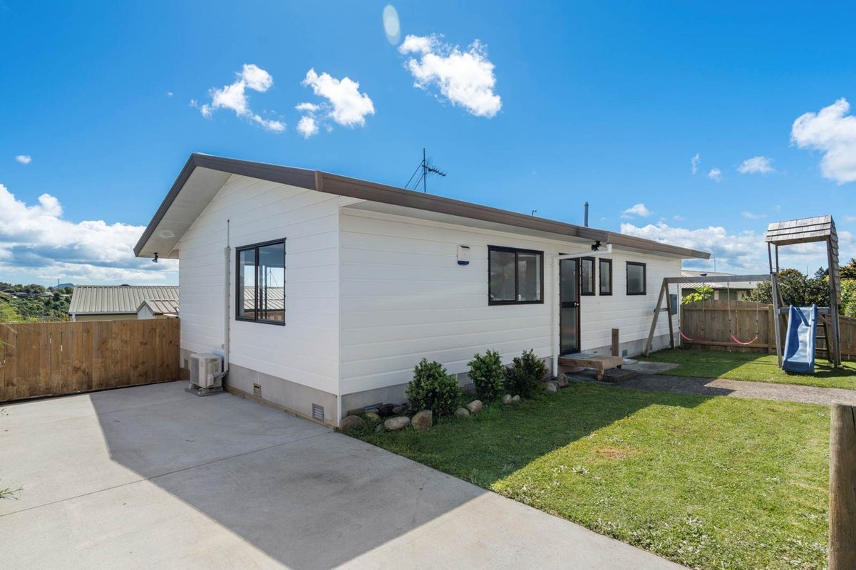 10B Te Arawa Place, Welcome Bay, Tauranga - Carousel 2